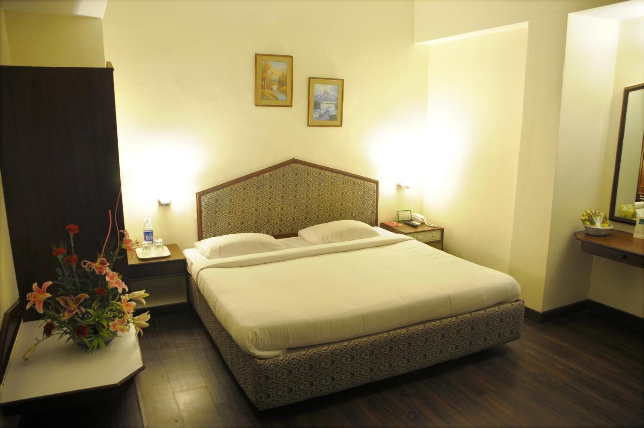 Nalapad'S Hotel Bangalore International Экстерьер фото
