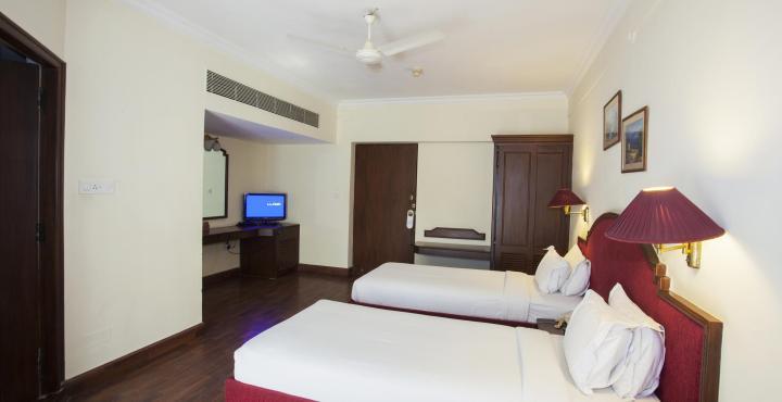 Nalapad'S Hotel Bangalore International Экстерьер фото