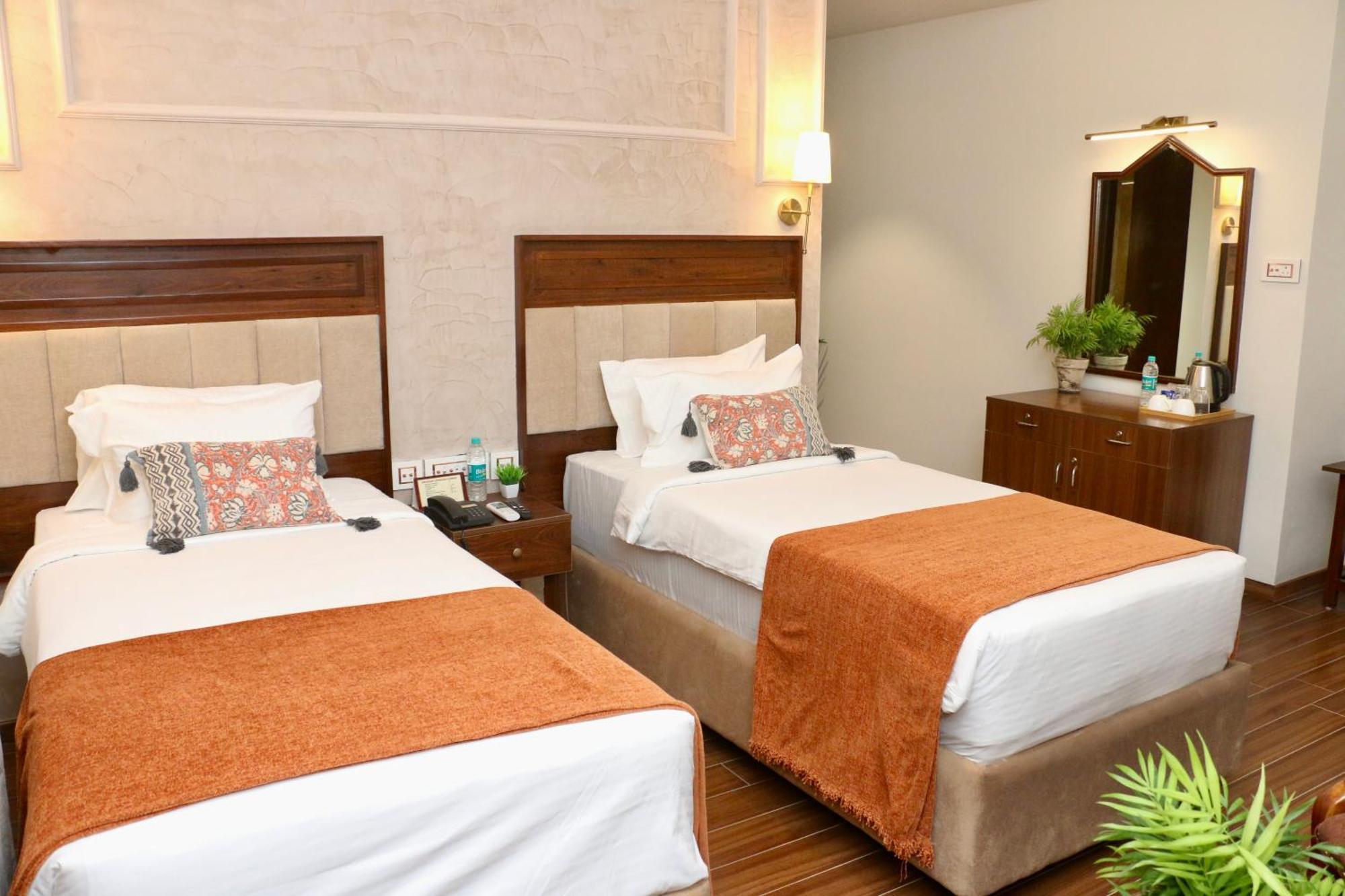 Nalapad'S Hotel Bangalore International Экстерьер фото