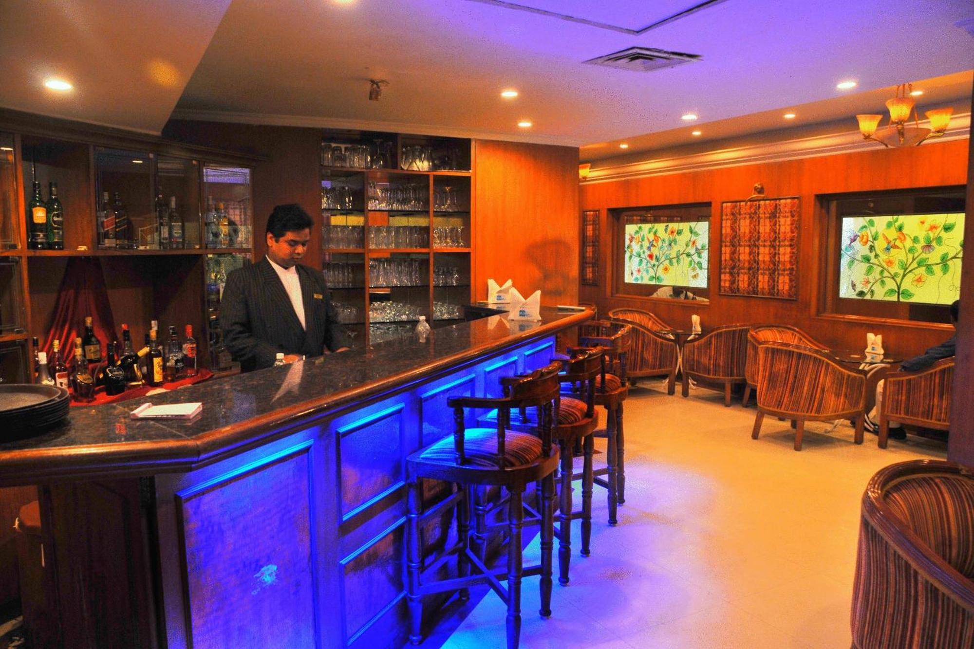 Nalapad'S Hotel Bangalore International Ресторан фото