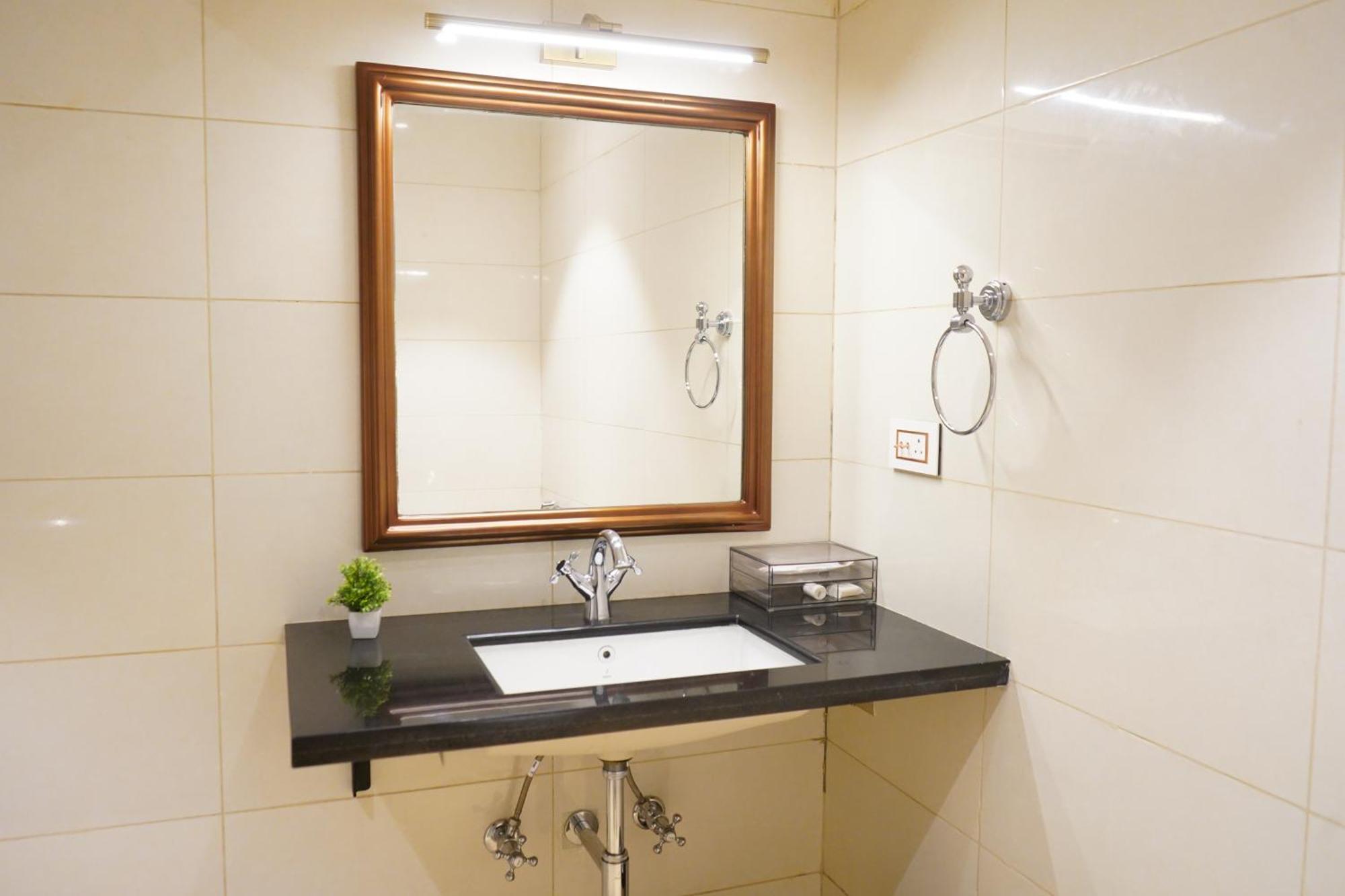 Nalapad'S Hotel Bangalore International Экстерьер фото