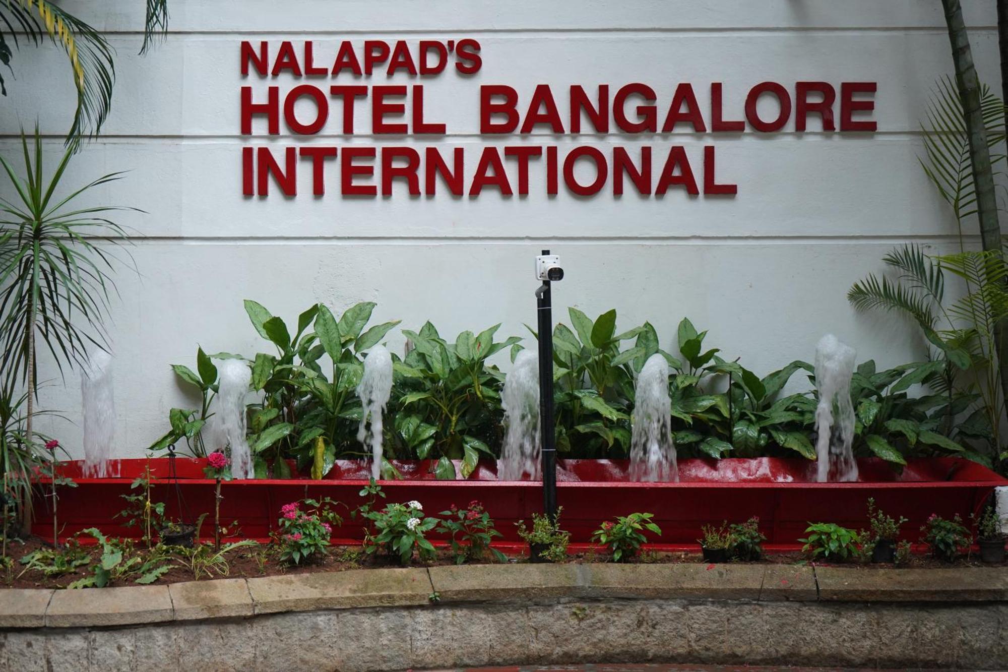 Nalapad'S Hotel Bangalore International Экстерьер фото