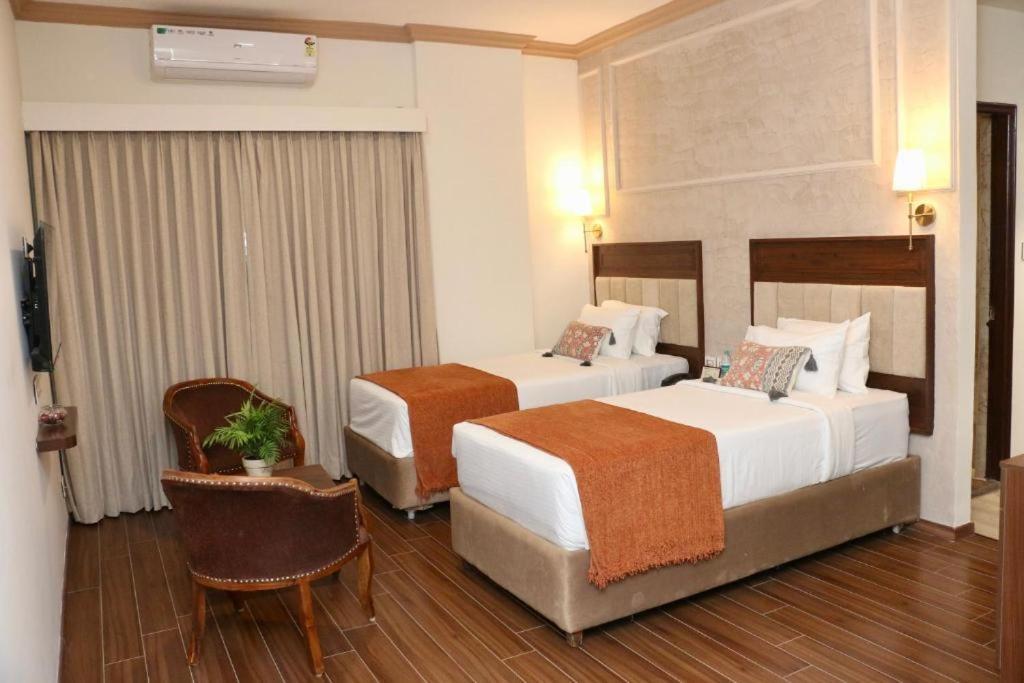 Nalapad'S Hotel Bangalore International Экстерьер фото