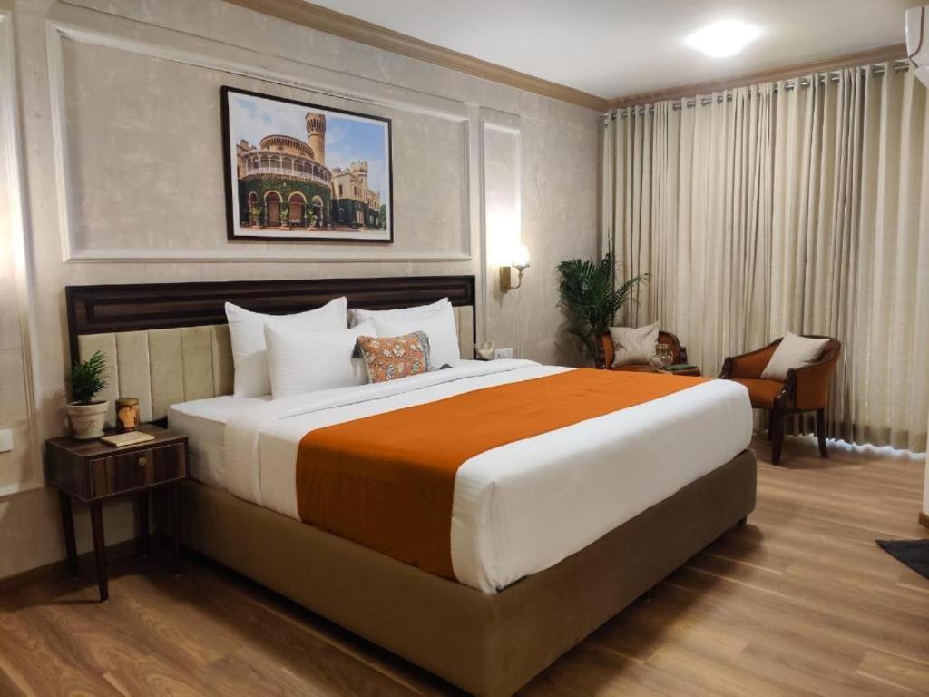 Nalapad'S Hotel Bangalore International Экстерьер фото
