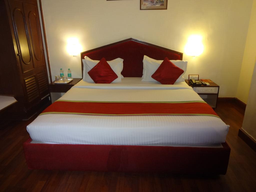 Nalapad'S Hotel Bangalore International Экстерьер фото
