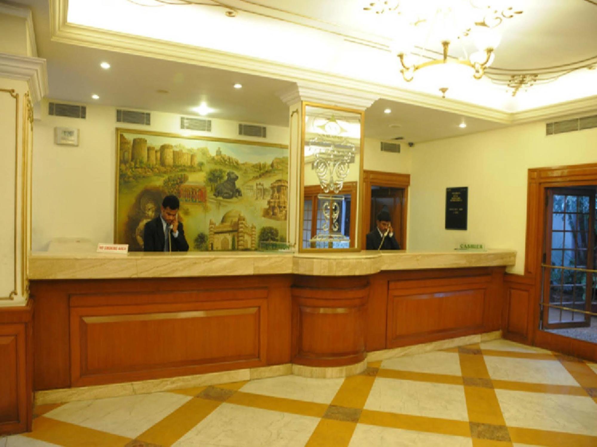 Nalapad'S Hotel Bangalore International Интерьер фото